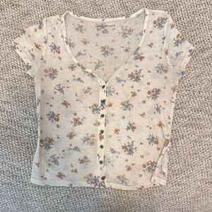 American Eagle Floral Button Front Ribbed Henley Tee Women’s Small Cream Blue